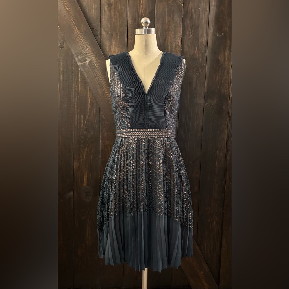 French Connection Elegant Hunter Green Lace Dress